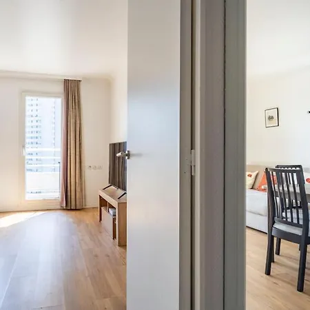 Apartment Paris La Defense, Lumineux Et Cosy