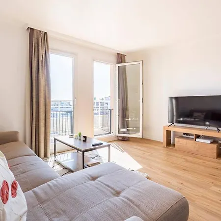 Paris La Defense, Lumineux Et Cosy Apartment