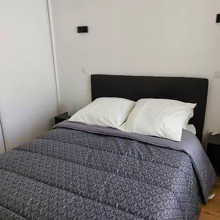 Apartment Paris La Defense, Lumineux Et Cosy Courbevoie